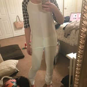 White Top with Black/White Checkered Sleeves 👚😍